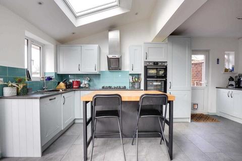 89 Grove Road, Emmer Green, Reading, RG4 8LW