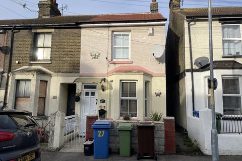 2 bedroom end of terrace house for sale - Gordon Avenue, Queenborough ME11