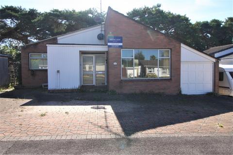 3 bedroom detached bungalow for sale, Lynton Crescent, Christchurch BH23