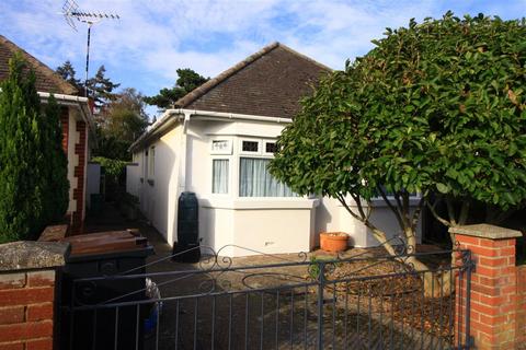 3 bedroom detached bungalow for sale, Gleadowe Avenue, Christchurch BH23