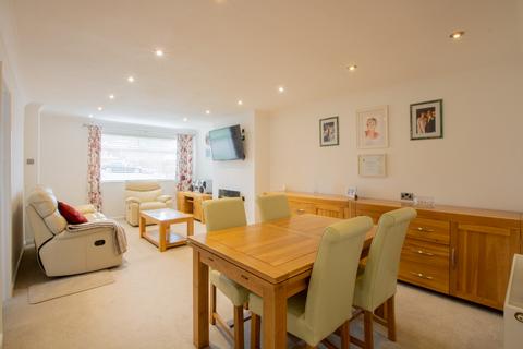 2 bedroom detached bungalow for sale - Norfolk Crescent, Colchester, CO4