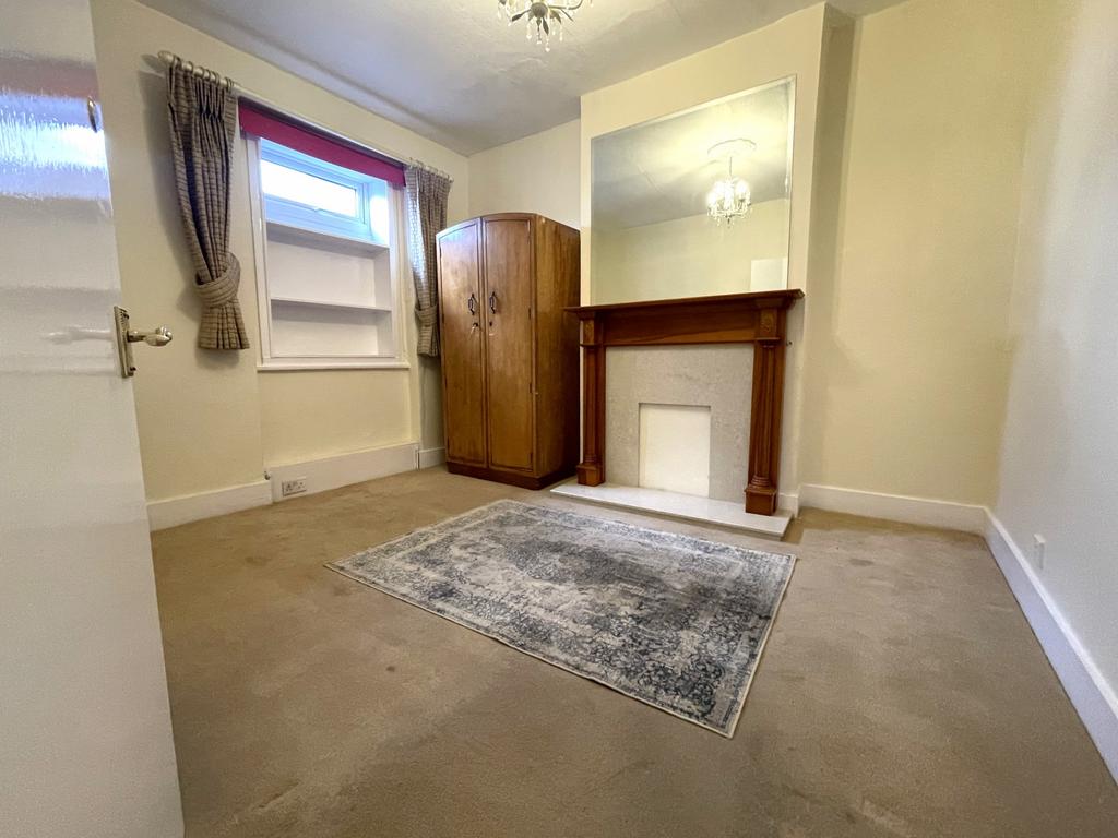 Double Room Available On Merton Road