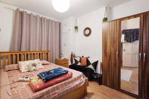 9 Bridge Road, London, E6 2AG