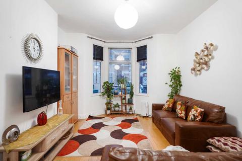 9 Bridge Road, London, E6 2AG