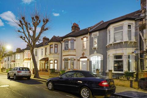 9 Bridge Road, London, E6 2AG