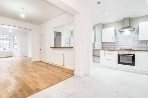 9 Bridge Road, London, E6 2AG