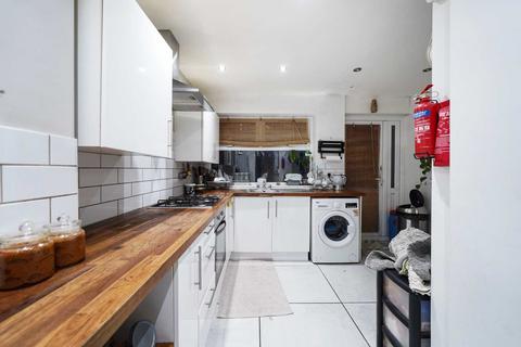 9 Bridge Road, London, E6 2AG