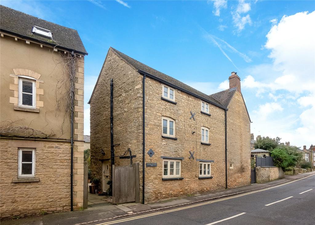 Chipping Norton, Chipping Norton OX7 2 bed barn conversion for sale £