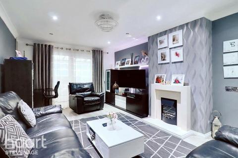 13 Oaks Cross, Stevenage, SG2 8LS