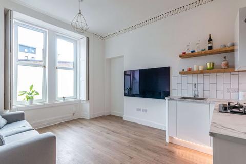 1 bedroom flat to rent, 2858L – Gibson Street, Edinburgh, EH7 4LW