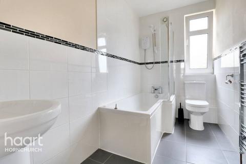 Flat 4, Hill Court Upminster Road, Hornchurch, RM11 3UU
