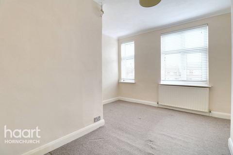 Flat 4, Hill Court Upminster Road, Hornchurch, RM11 3UU