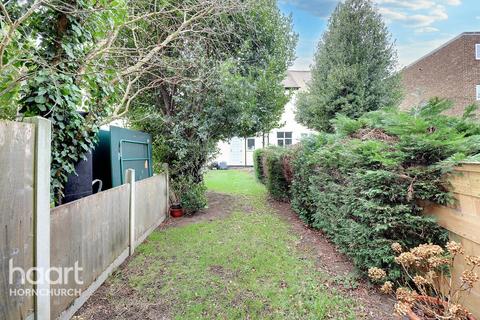 Flat 4, Hill Court Upminster Road, Hornchurch, RM11 3UU