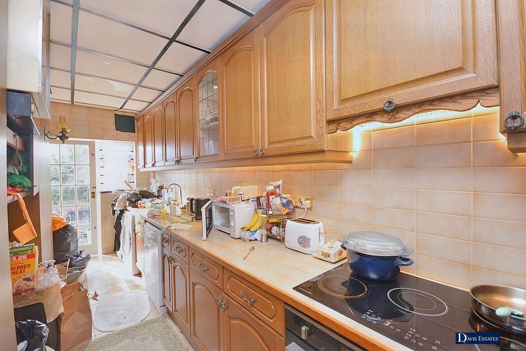 Brookside, Emerson Park, Hornchurch, RM11 3 bed detached house for sale