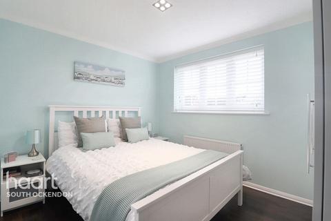 36 Sycamore Way, South Ockendon, RM15 6XB