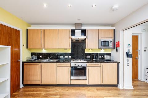 2 bedroom flat to rent - Gardners Crescent, Edinburgh EH3