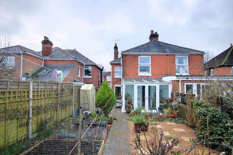 12 Botley Road, Romsey, SO51 5AH