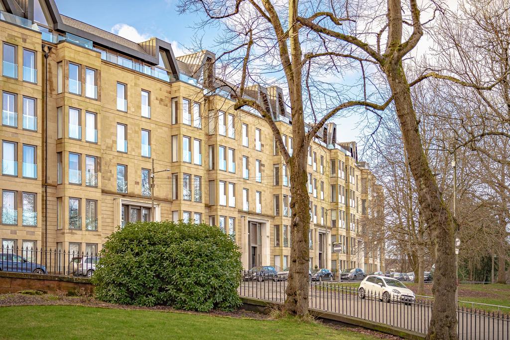 Park Quadrant, Flat 2/2, Park District, Glasgow, G3 6BF 2 bed flat for