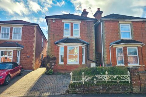 2 bedroom detached house for sale, Water Lane, Totton SO40