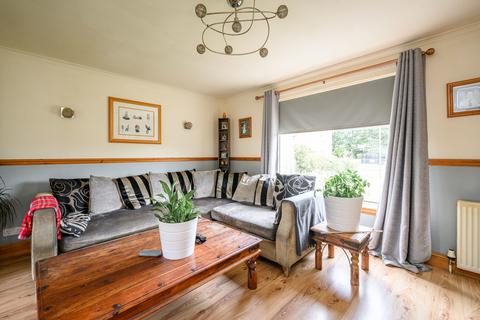 3 Durar Drive, Edinburgh, EH4 7HL