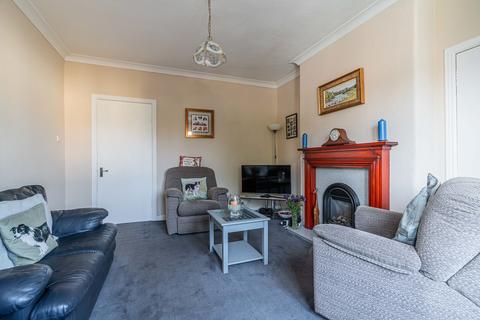 4 Glendevon Park, Edinburgh, EH12 5XB