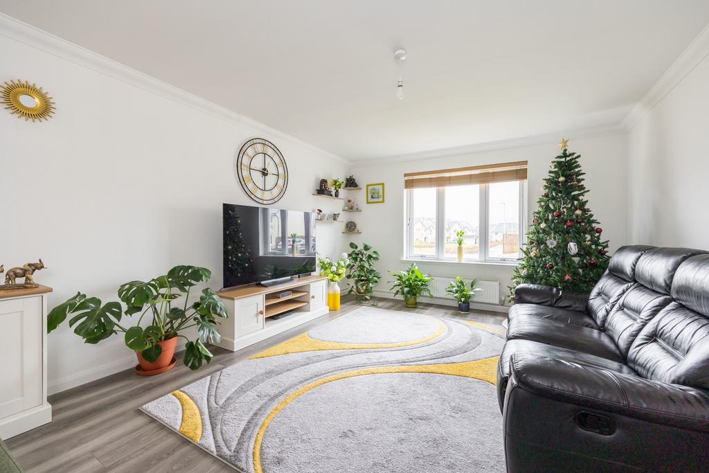 Mossend Gardens, West Calder EH55 4 bed detached villa for sale £345,000