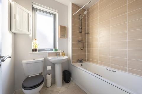 58c Gracemount Drive, Edinburgh, EH16 6RJ