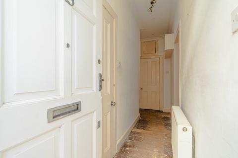 43 Albion Road, EH7 5QP