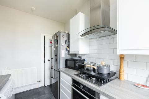 16/1 Glasgow Road, Edinburgh, EH12 8HL