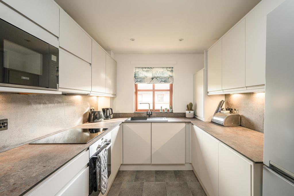 North Werber Place, Edinburgh EH4 2 bed flat for sale £240,000