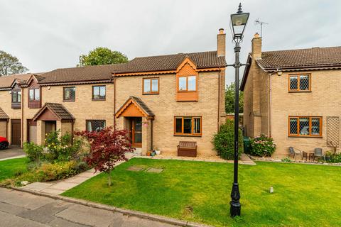 16 Braehead Crescent, Edinburgh, EH4 6BP