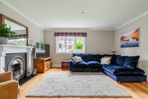 16 Braehead Crescent, Edinburgh, EH4 6BP