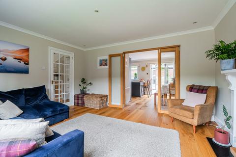 16 Braehead Crescent, Edinburgh, EH4 6BP