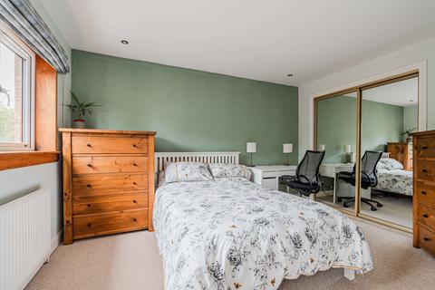 16 Braehead Crescent, Edinburgh, EH4 6BP