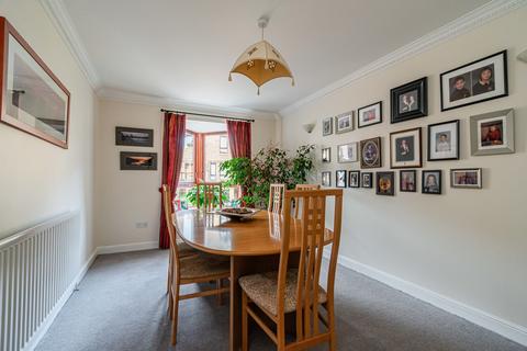 37 Beechmount Park, Edinburgh, EH12 5YT
