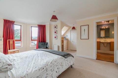 37 Beechmount Park, Edinburgh, EH12 5YT