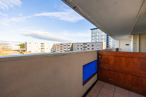 22/8 Calder View, Edinburgh, EH11 4HY