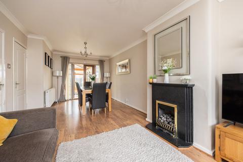 22 Silverknowes Grove, Edinburgh, EH4 5LZ