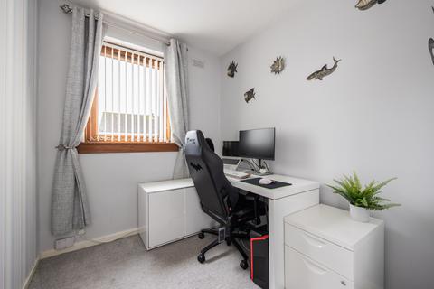 22 Silverknowes Grove, Edinburgh, EH4 5LZ