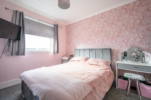 3 bedroom flat for sale, Broomhouse Square, Edinburgh EH11