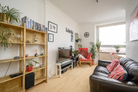 143/14 Granton Road, Edinburgh, EH5 3NL