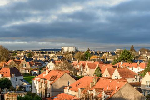 143/14 Granton Road, Edinburgh, EH5 3NL