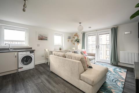 Flat 4, 22 Ashley Place, Edinburgh, EH6 5GB