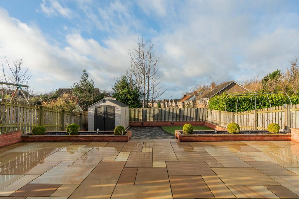 Maplewood Park, Edinburgh EH12 5 bed detached villa for sale £585,000