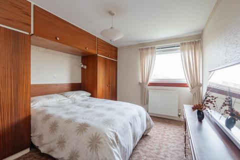 15/6 Calder Grove, Edinburgh, EH11 4NB