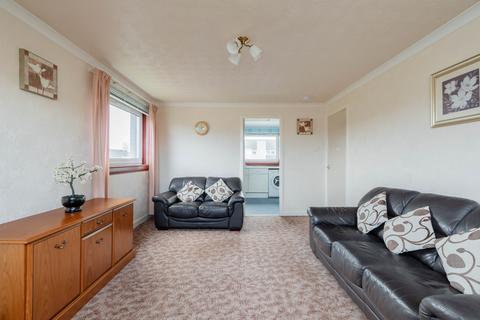 15/6 Calder Grove, Edinburgh, EH11 4NB