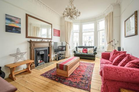 61/4 Elm Row, Edinburgh, EH7 4AQ