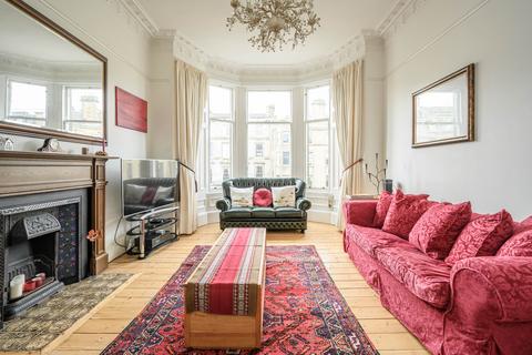 61/4 Elm Row, Edinburgh, EH7 4AQ