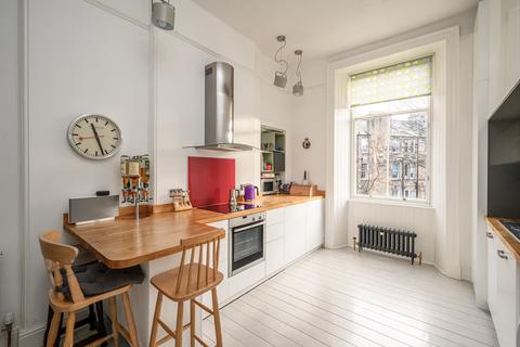 61/4 Elm Row, Edinburgh, EH7 4AQ