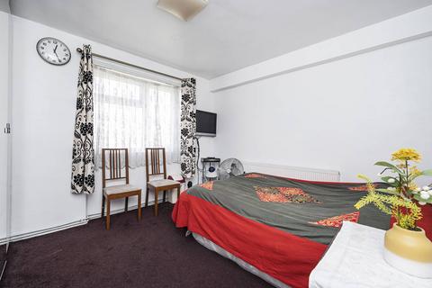 2 bedroom flat for sale, Upper Clapton Road, Stoke Newington, London, E5